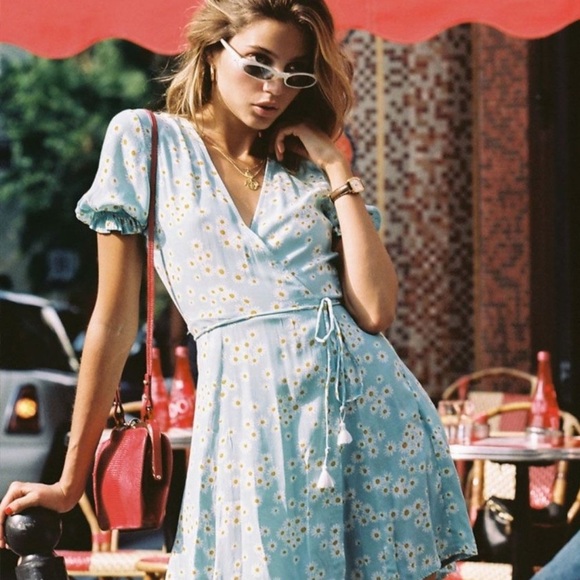 Faithfull The Brand Mira Blue Daisy Floral Wrap Mini Dress Tassels Size 4 Small - Picture 14 of 15